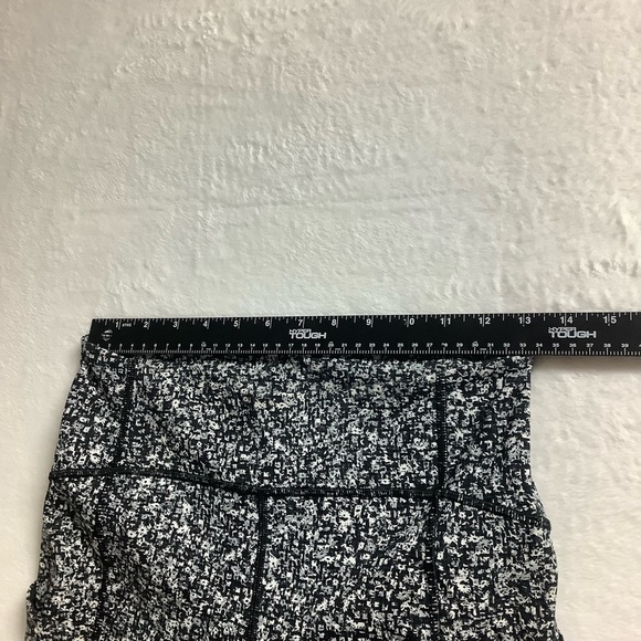 Lululemon Sole Training 7/8 Tight Daisy Dust Alpine White Black / Black Sz 6 - Picture 9 of 10